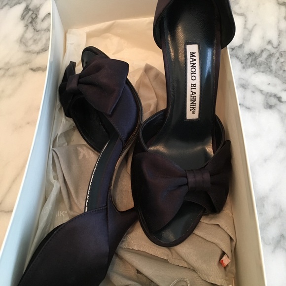 Manolo Blahnik D’orsay Navy Satin w bow sz34.5 new - Picture 3 of 4